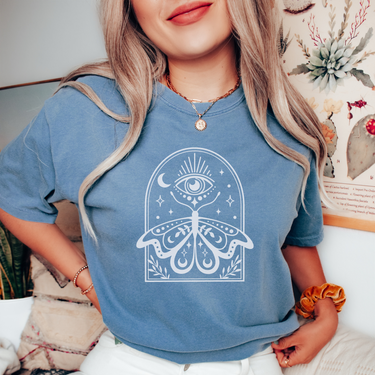 Camiseta con ilustración de mariposa