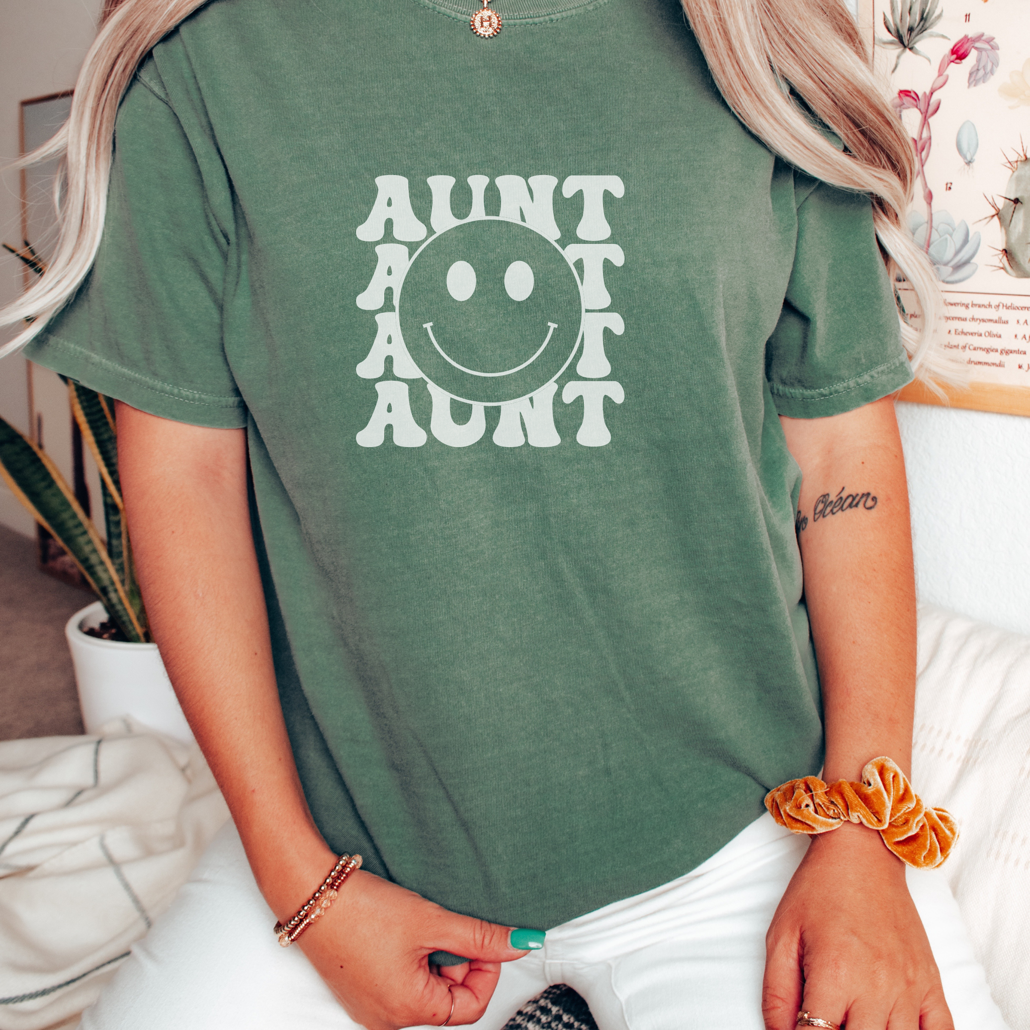 Aunt Smiley Face T-Shirt