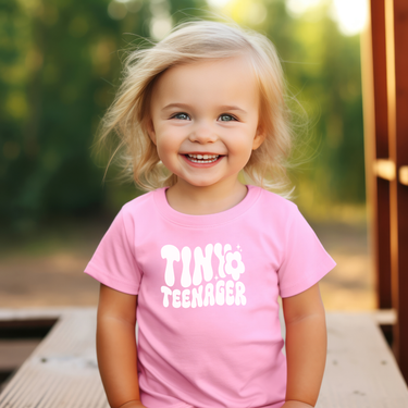 Camiseta pequeña adolescente